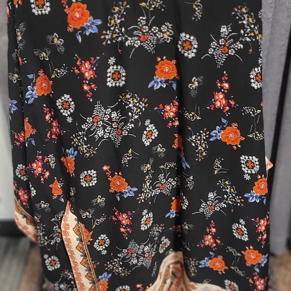 Max Studio Black Floral Robe - Picture 8 of 15